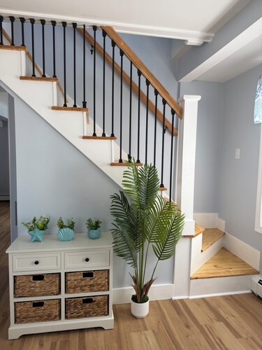Seaside on I, Soothing 4-bedroom house sleeps 10 with AC in welcoming Hampton