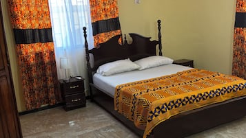 Individually furnished, desk, free WiFi, bed sheets