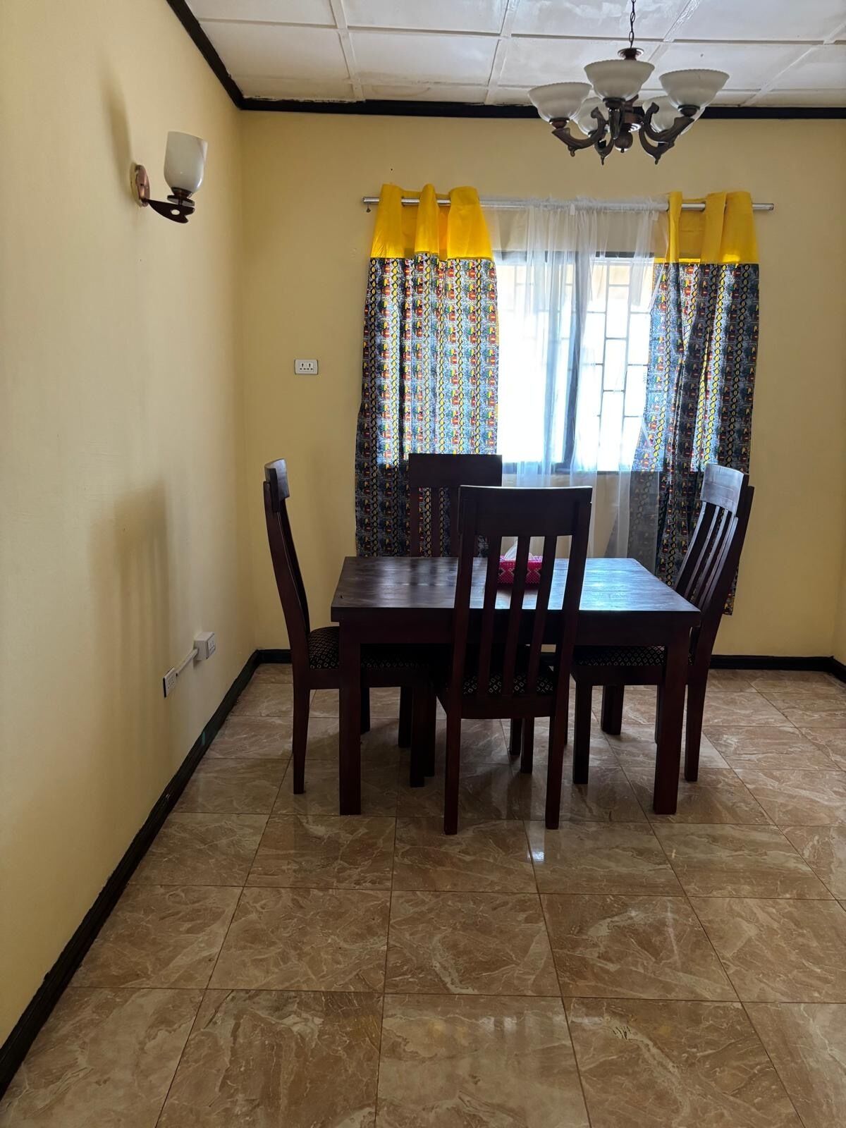 Apartemen, 3 kamar tidur, Bebas Asap Rokok | Dilengkapi dengan perabotan berbeda-beda, meja kerja, dan Wi-Fi gratis