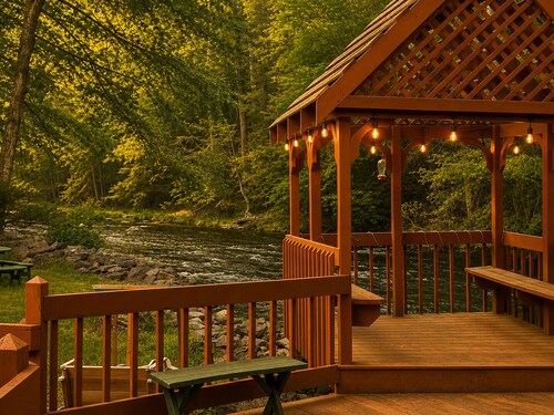 Grand River Cabin I Fire Pit I Deck I Pool Table