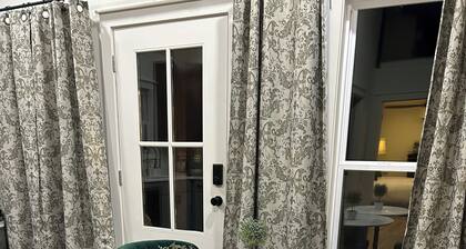 Cloverdale Cottage - pool/no cleaning fee/short day trip to Gulf Coast Beaches