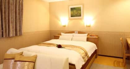 hotel dolphia – Adults Only