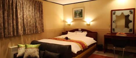 Superior Suite, Smoking | WiFi (free)