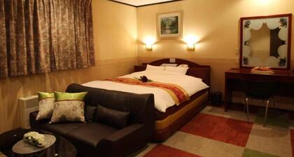 hotel dolphia – Adults Only