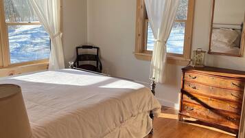 3 bedrooms, WiFi, bed sheets