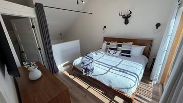 3 chambres, fer et planche à repasser, Wi-Fi, draps fournis