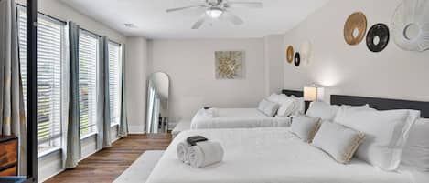 6 chambres, fer et planche à repasser, lit de bébé portatif