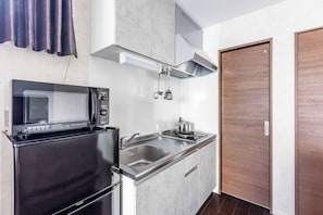 Standard-Apartment, Veranda | Eigene Küche | Großer Kühlschrank, Mikrowelle, Herdplatte