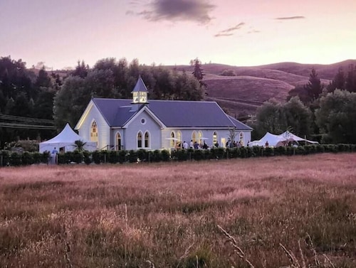 Peaceful Rural Retreat at the Base of Coronet Peak and linking to QT trails!