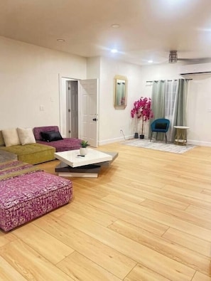 TV - Chula Vista 5BR 3BA (Chula Vista)