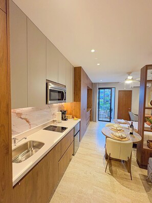 Private kitchen - Stylish & Luxurious Stay in the Heart of Playa del Carmen (Playa del Carmen)