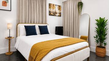 4 Schlafzimmer, Schreibtisch, Bügeleisen/Bügelbrett, kostenloses WLAN
