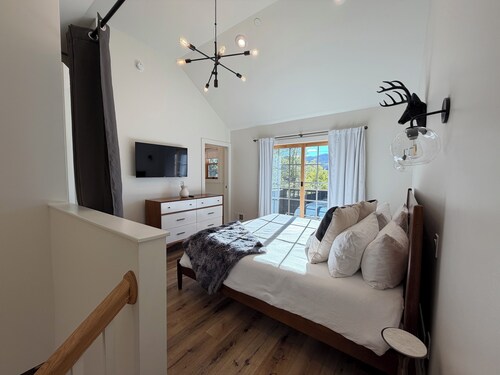 Deluxe Lodge Lakefront On Lake George #9