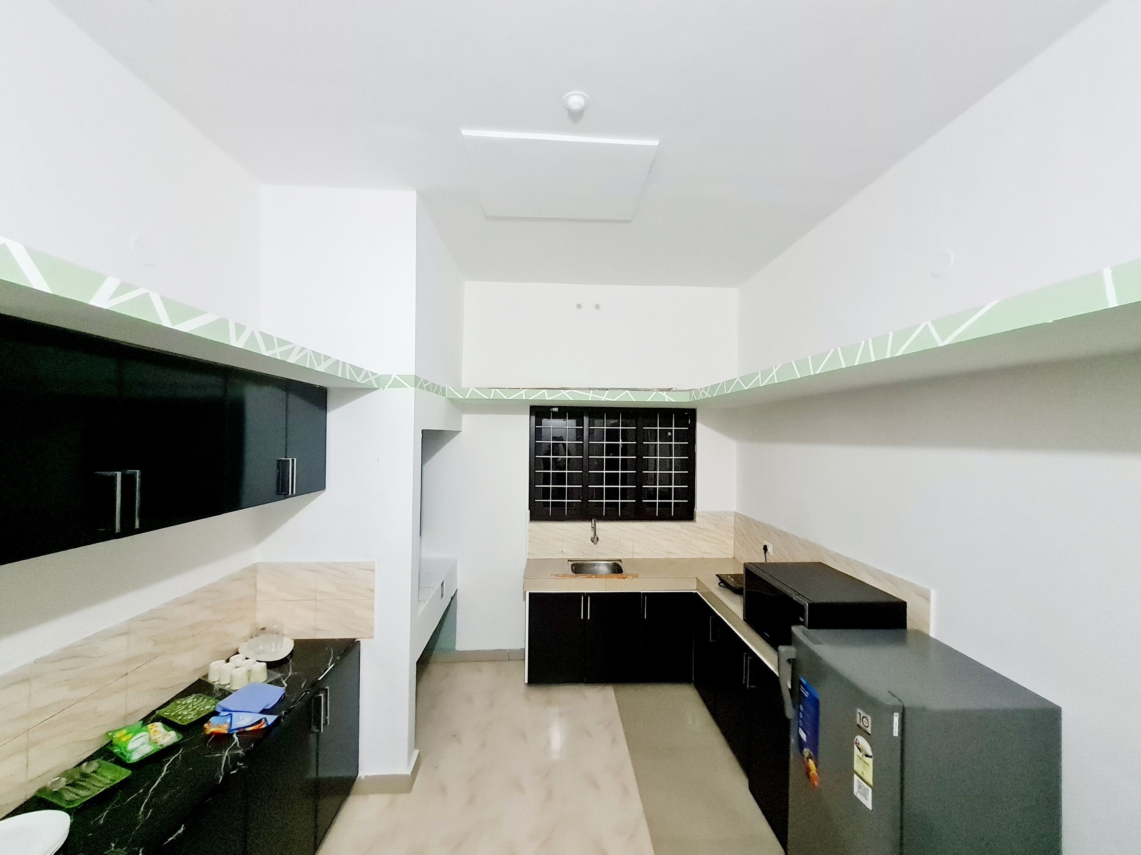 Fridge, microwave, stovetop, electric kettle