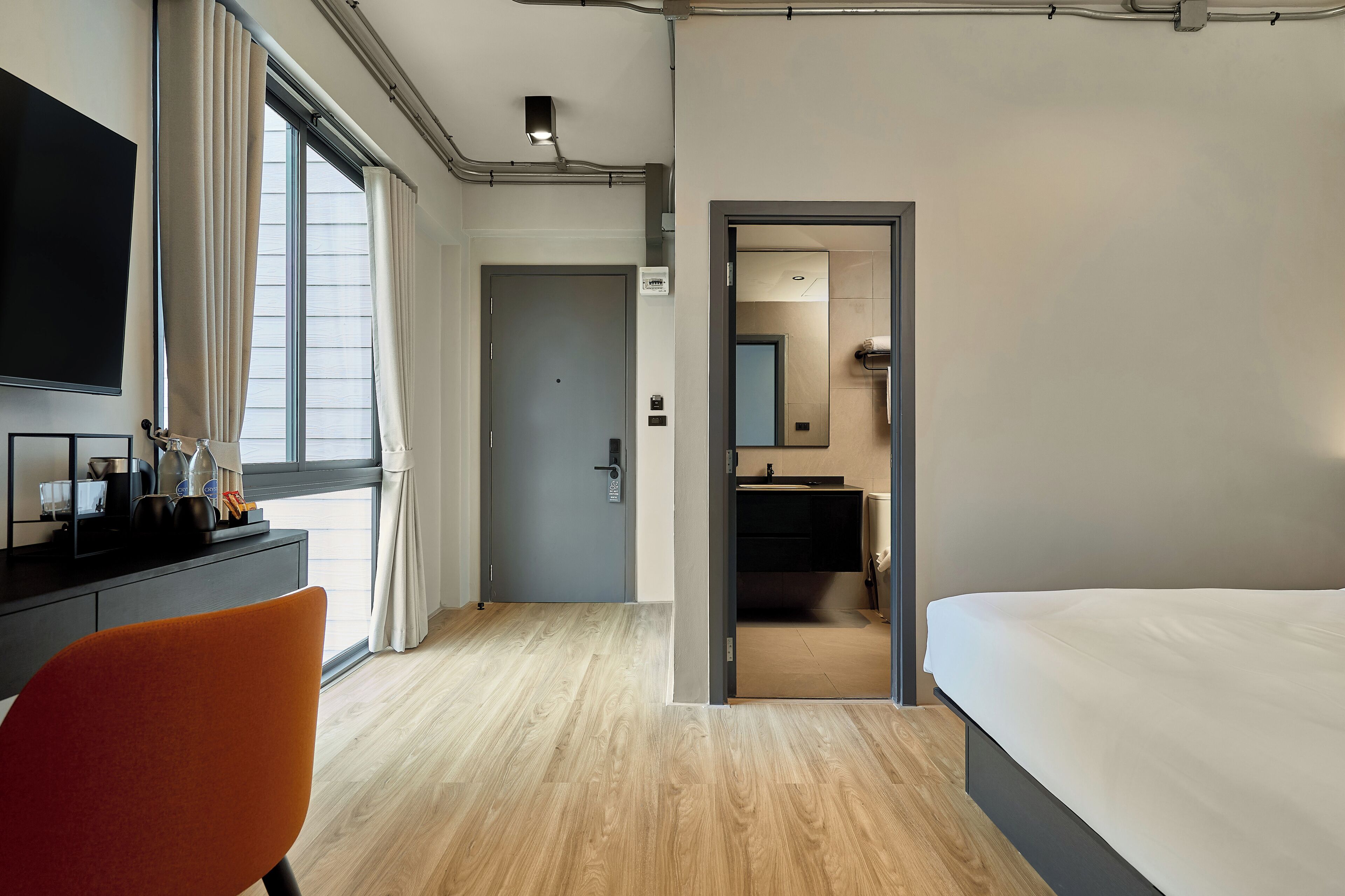 Superior Double Room | In-room safe, desk, laptop workspace, travel cot