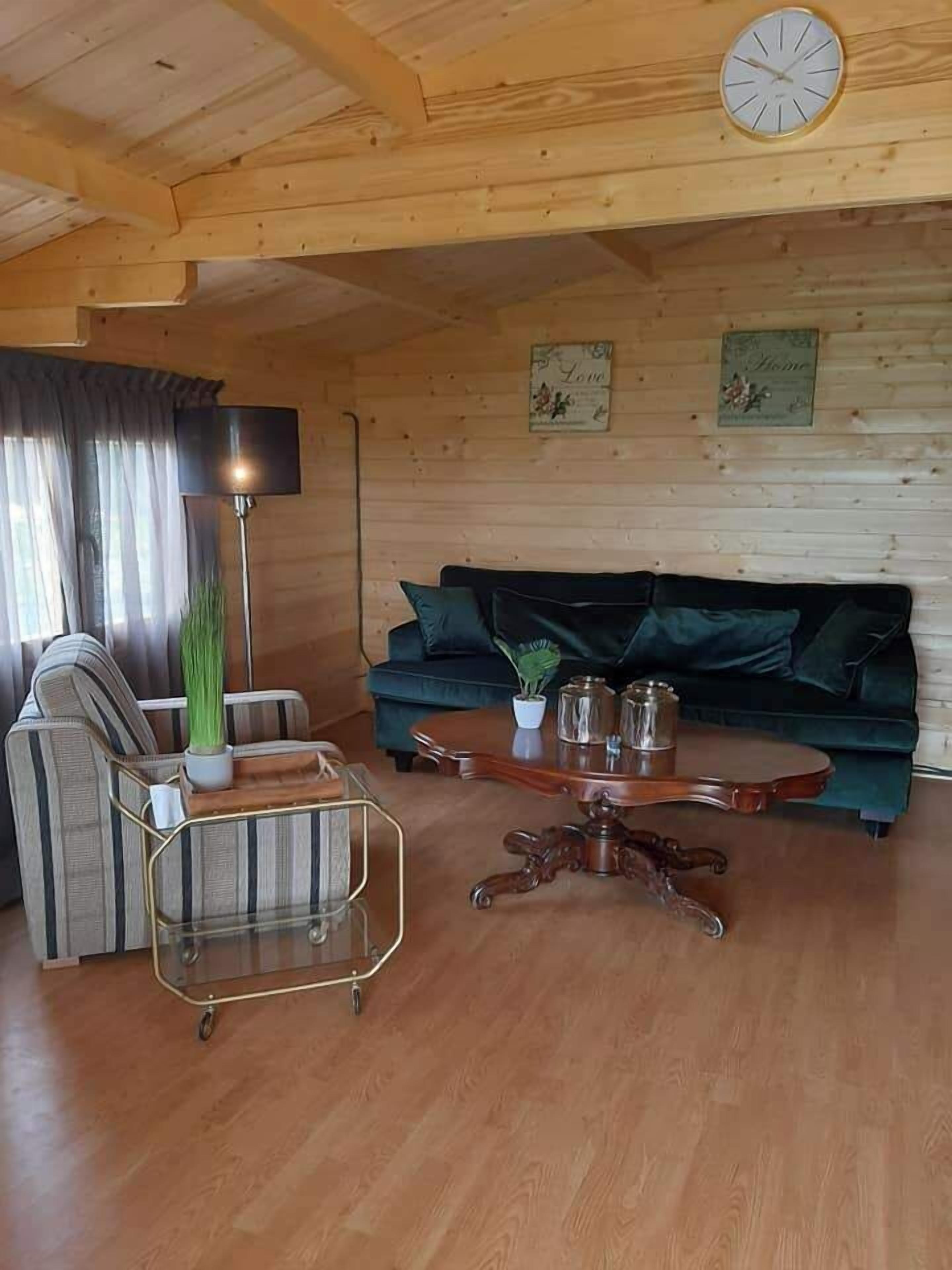 テレビ、暖炉. Cabin Sleeps 4 with Hot Tub and Garden