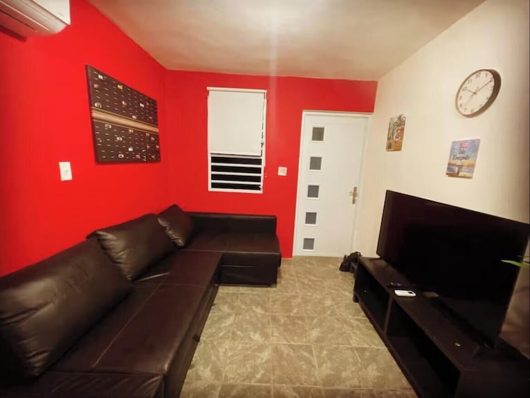 2-bedroom House With Ac And Hot Tub In Charming San Juan - Levittown