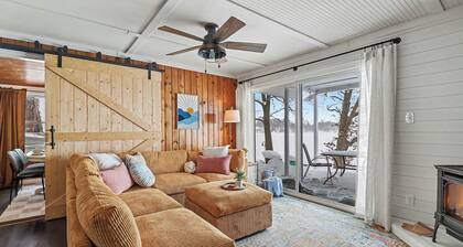 Cozy Retro Lakefront Cottage near Lake Michigan
