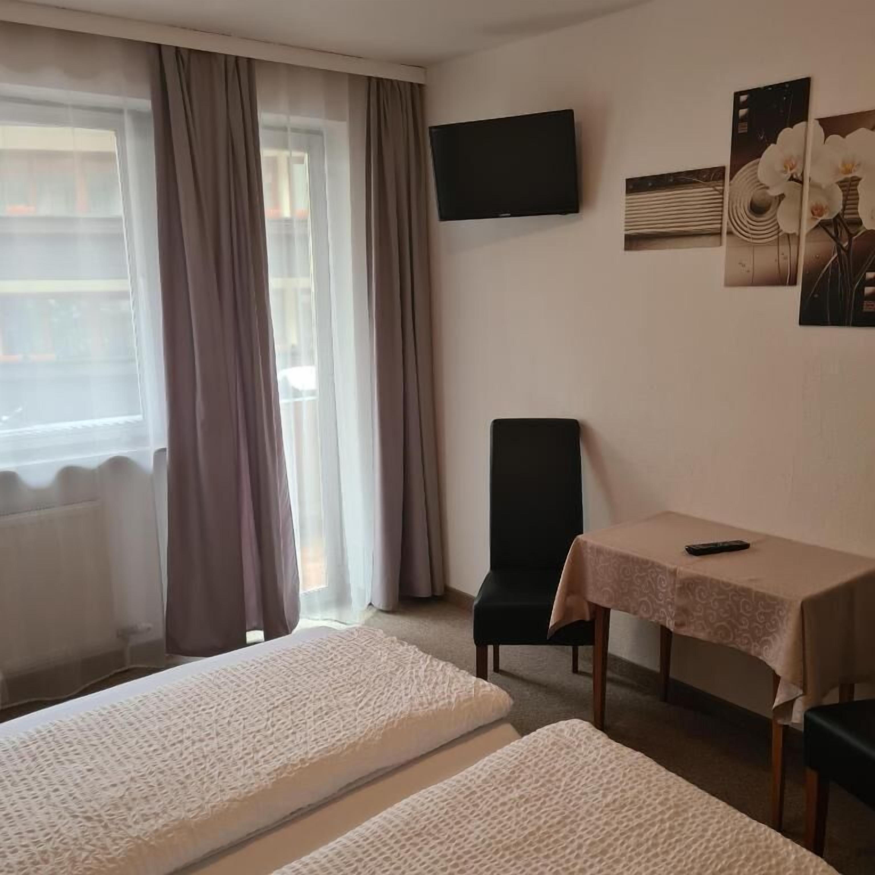 Basic-Doppel- oder -Zweibettzimmer, Balkon, Bergblick