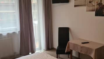 Basic-Doppel- oder -Zweibettzimmer, Balkon, Bergblick