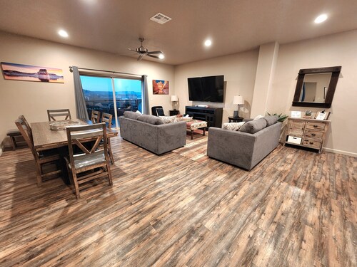 The Desert Dip Oasis at Lake Powell with swim spa!
