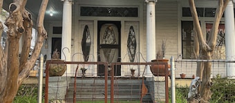 Room with Private Entrance in Antique Victorian Artist House