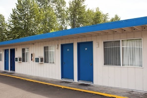 Exterior - Stevenson Motel Federal Way Near I 5 (Federal Way)