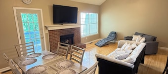 Cozy Townhome in Marietta!