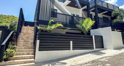 Luxury, Sea View Condo - 1 Bedroom, 5 Mins from UVF