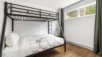 WiFi, bed sheets