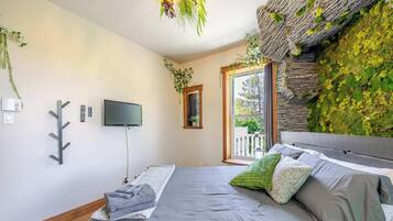 4 bedrooms, iron/ironing board, travel crib, WiFi