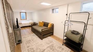 4 bedrooms, free WiFi, bed sheets
