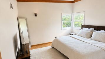 4 bedrooms, free WiFi, bed sheets