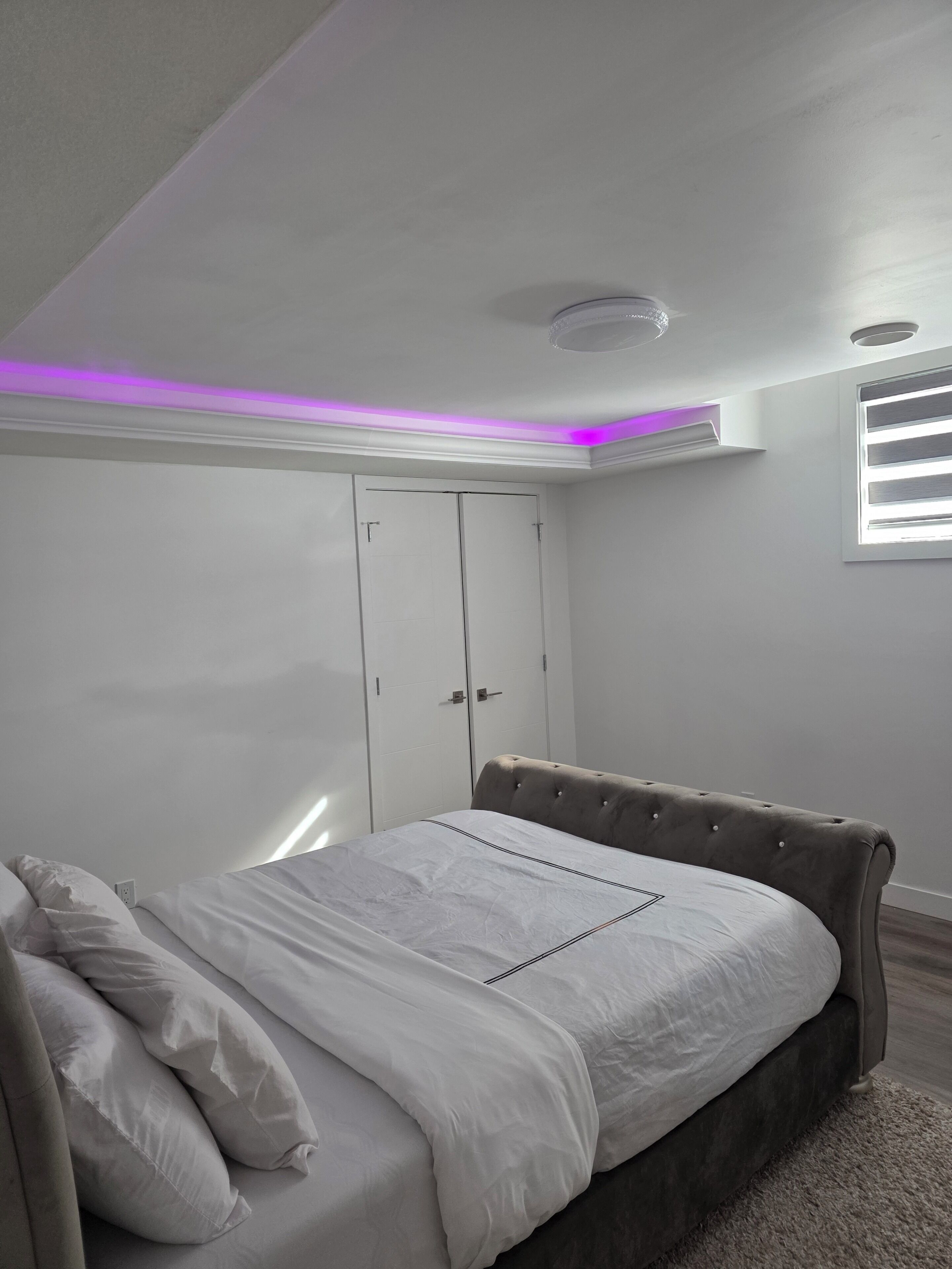 2 habitaciones, tabla de planchar con plancha, wifi y ropa de cama 
