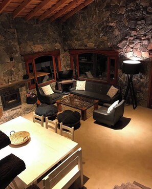 Interior - Stone house next to the El Durazno River on private property (Villa Yacanto)
