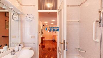 Bidet
