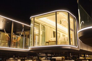 Luxury Quadruple Room, Balcony, Mountain View | Bahagian luar