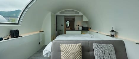 Habitación estándar con 1 cama matrimonial o 2 individuales, balcón | Escritorio y wifi gratis