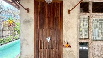 Deluxe Double Room, Private Pool | Bathroom | Shower, free toiletries, towels, soap