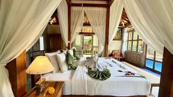 Quarto casal superior, piscina particular | Wi-Fi de cortesia