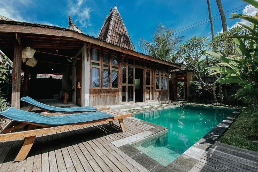 Sarini Villas by Manara