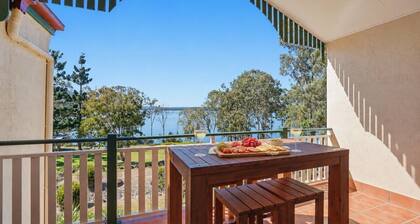 Lakeview Escape with Pool Access | Tinaroo Lodge