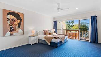 Iron/ironing board, travel crib, WiFi, bed sheets