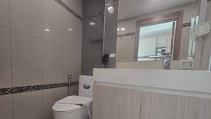 Kamar, 1 kamar tidur, balkon | Kamar mandi