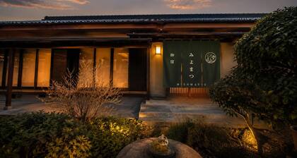 Open special price / Shodoshima Island in the Seto Inland Sea / Shikai with a view of the beauty of many islands / Rental of a building / Grand piano / Tea ceremony room / Welcome drink / Pick-up service at ports and sightseeing spots on request / Free fe
