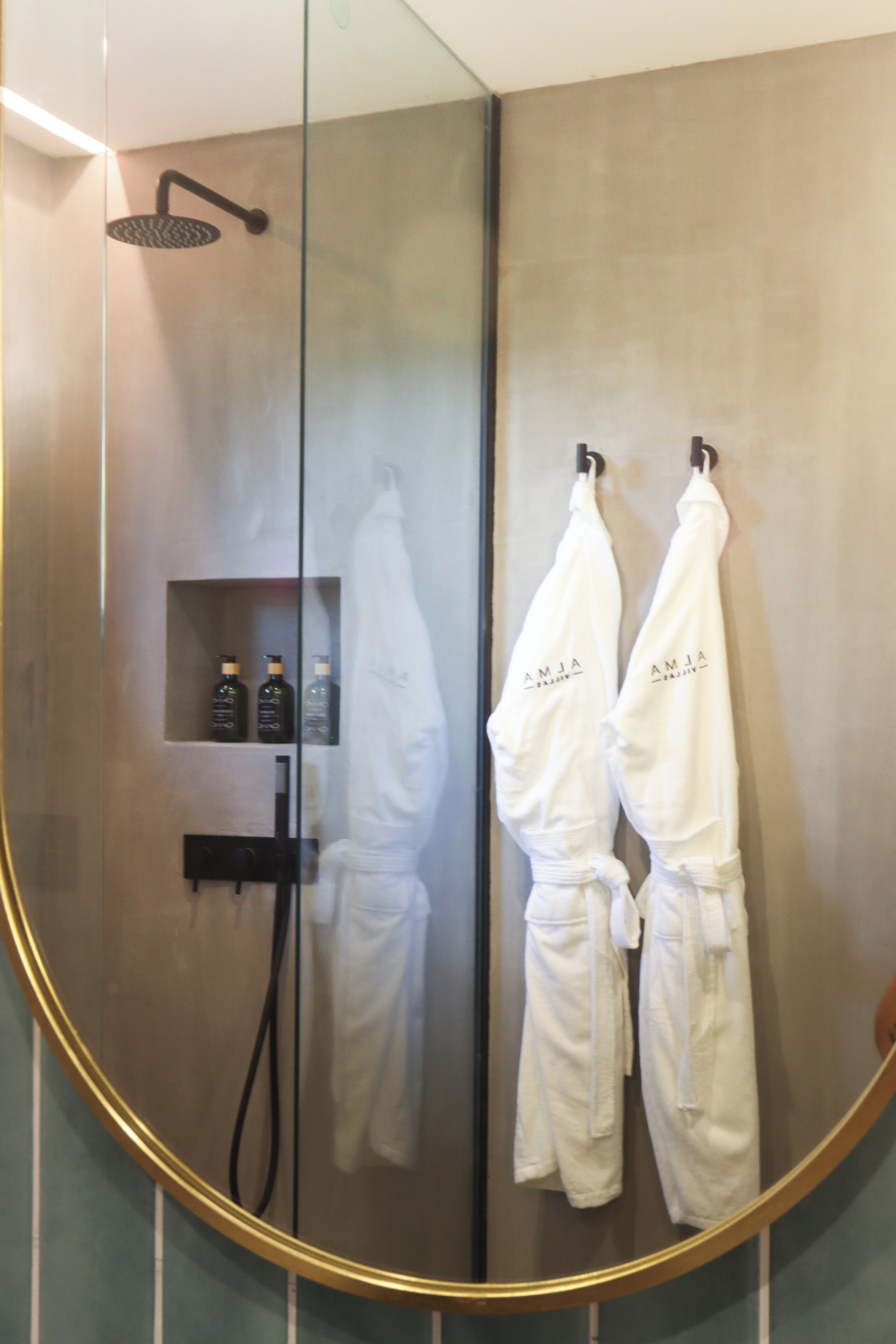 Villa, Poolblick | Badezimmer