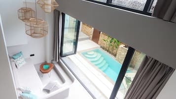 Luxury-Villa, Poolblick | Pool | 3 Außenpools