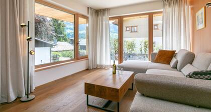 Luxury apartment, 600m to Hahnenkamm & ski lift.