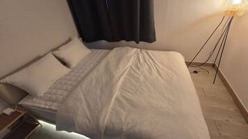 1 室のベッドルーム、WiFi、ベッドシーツ