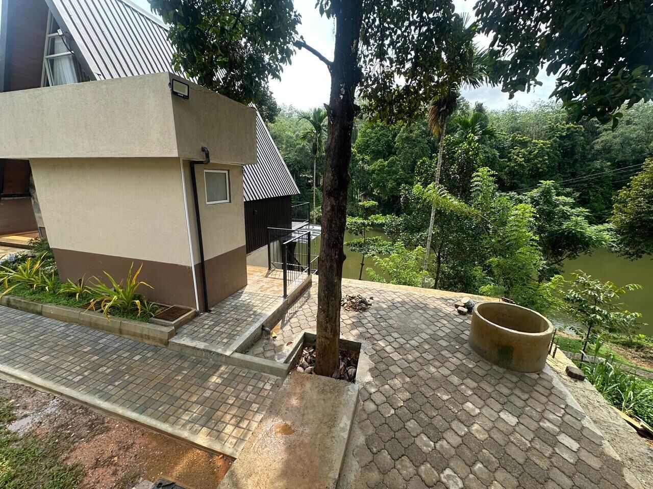 Comfort Quadruple Room, Balcony, River View | Property grounds